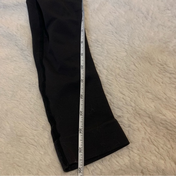 SOLD Lululemon Athletica cropped size 2 almost black leggings - Picture 7 of 7